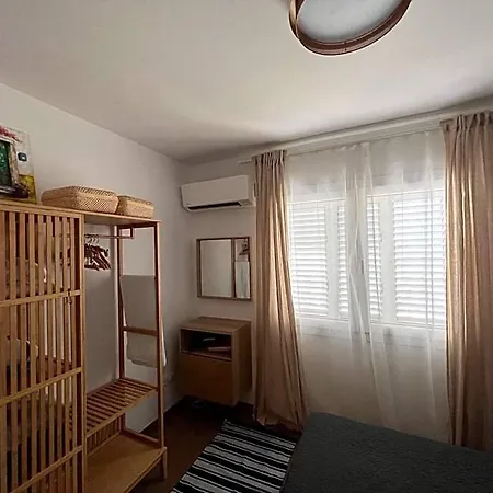 Modern Seaview Townhouse In Coral Bay 4*