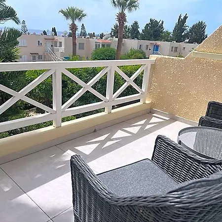 Modern Seaview Townhouse In Coral Bay