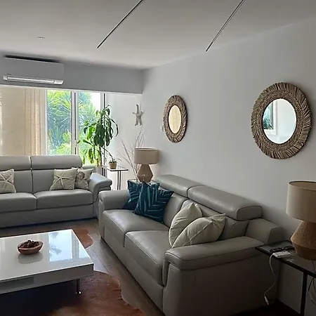 Modern Seaview Townhouse In Coral Bay 酒店 4*