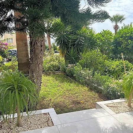 Modern Seaview Townhouse In Coral Bay